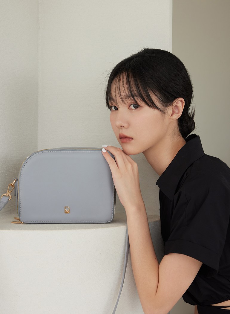 真實自我品牌小方包